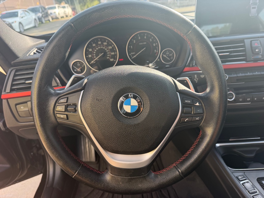 Photo 18 of this BMW 335