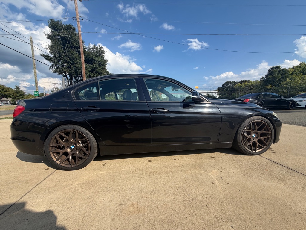 Photo 27 of this BMW 335