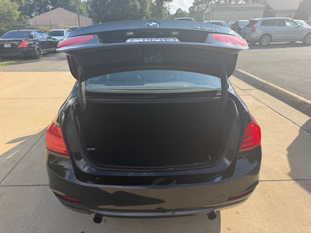 Photo 8 of this BMW 335
