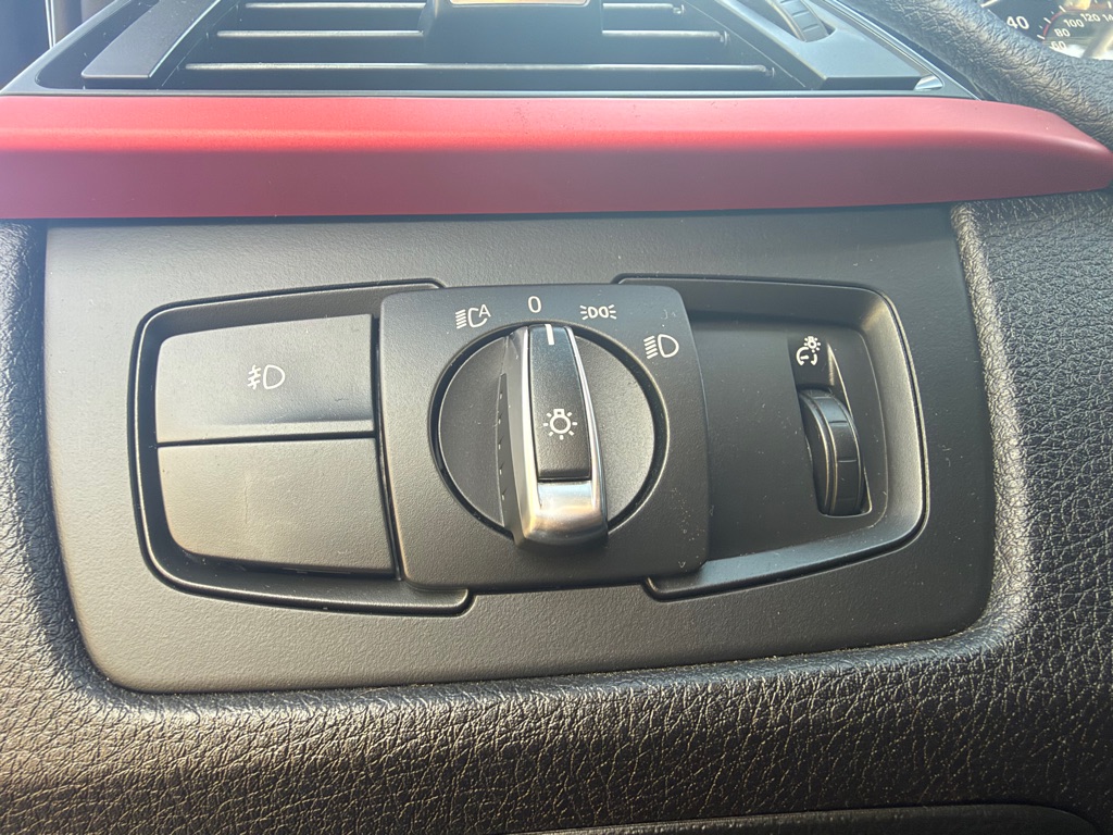 Photo 16 of this BMW 335