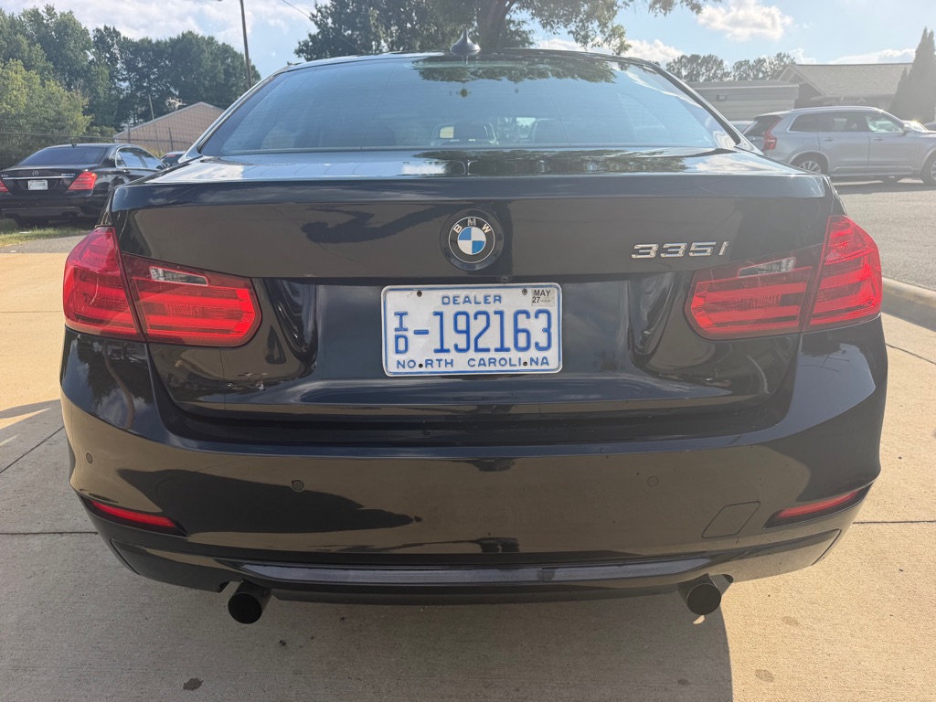 Photo 6 of this BMW 335