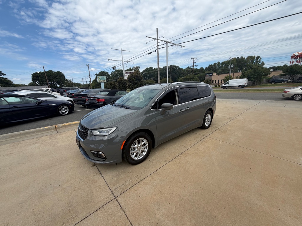Photo 31 of this CHRYSLER PACIFICA