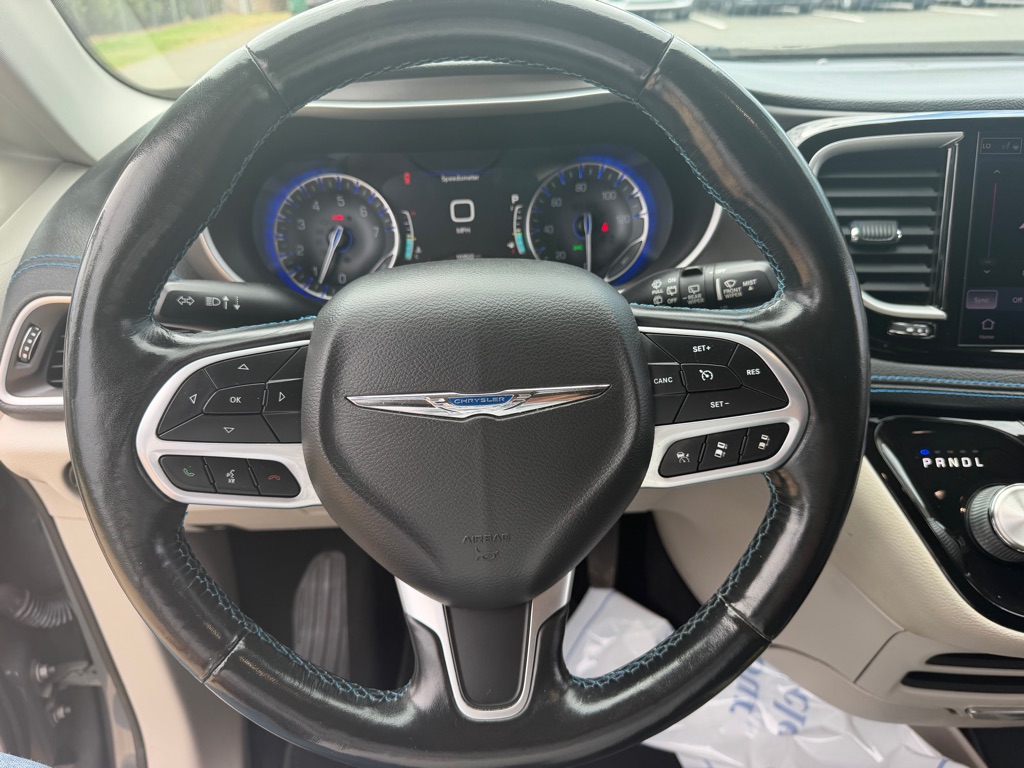 Photo 20 of this CHRYSLER PACIFICA