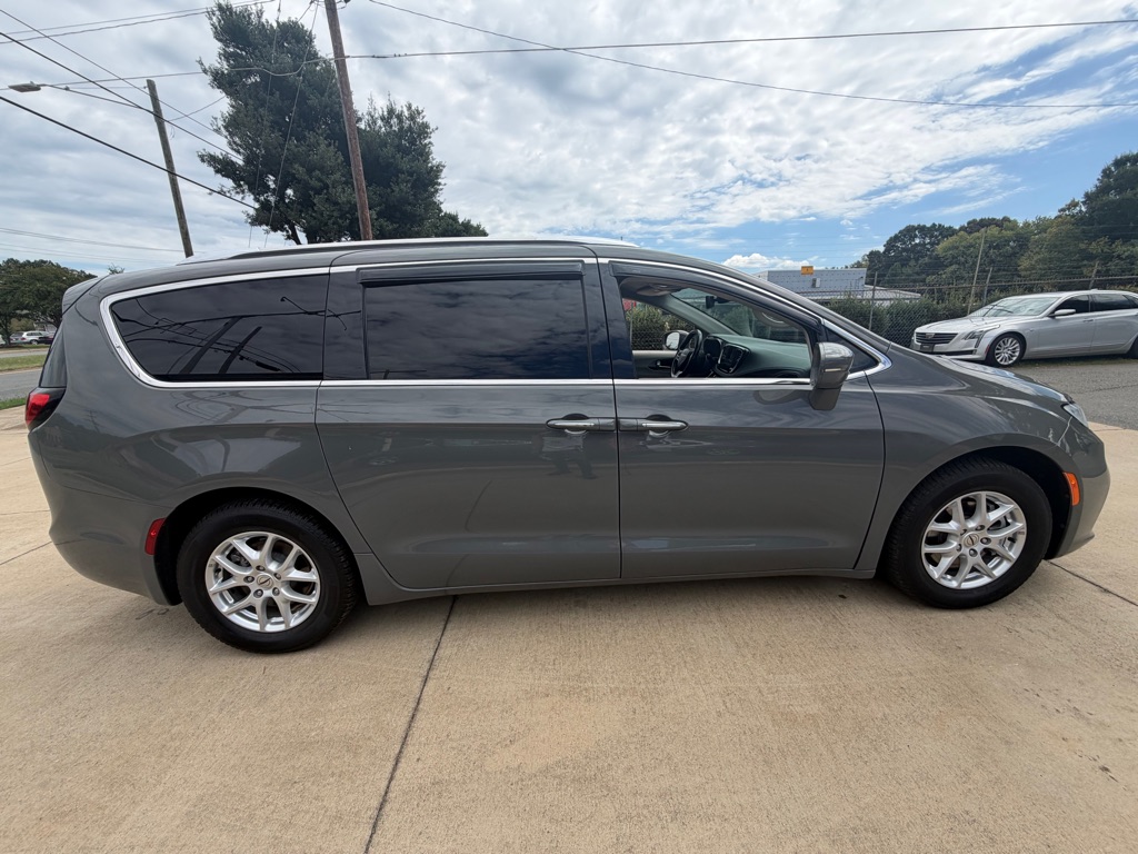 Photo 28 of this CHRYSLER PACIFICA