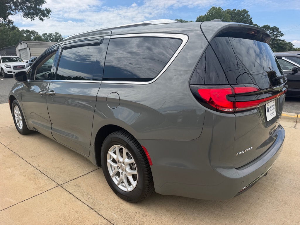 Photo 4 of this CHRYSLER PACIFICA