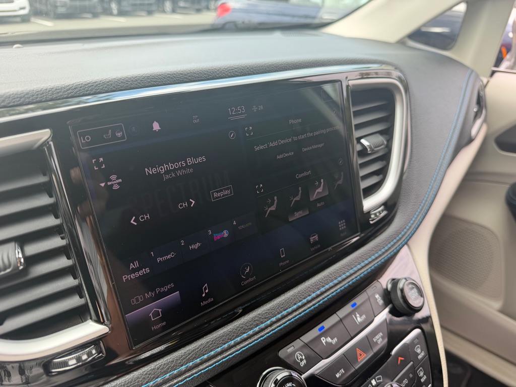 Photo 22 of this CHRYSLER PACIFICA