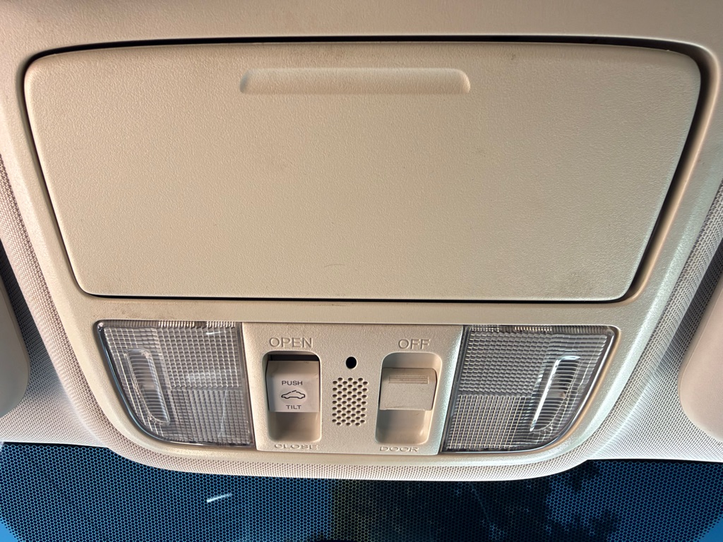 Photo 22 of this HONDA CR-V