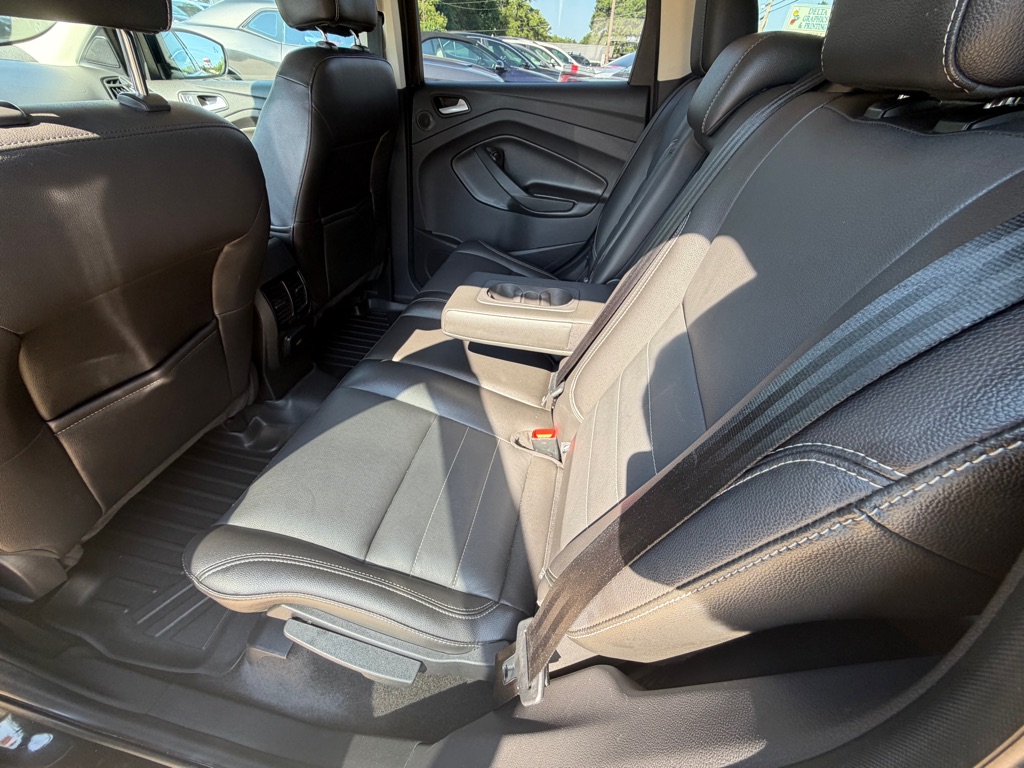Photo 10 of this FORD ESCAPE