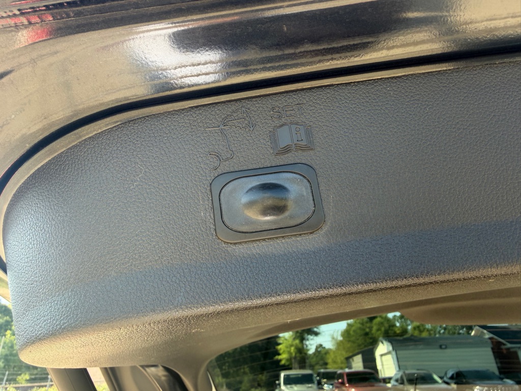 Photo 8 of this FORD ESCAPE