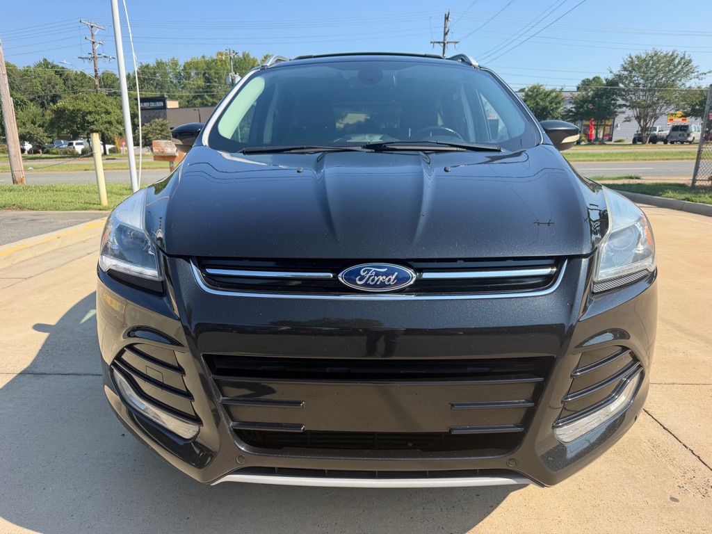 Photo 2 of this FORD ESCAPE