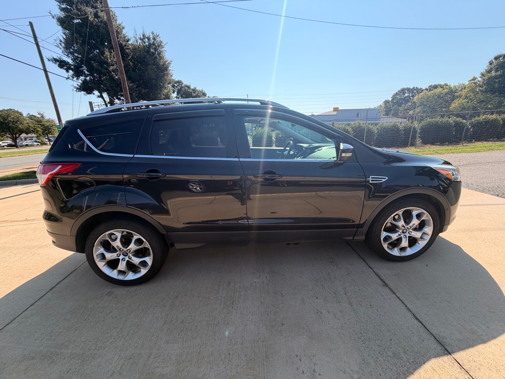 Photo 33 of this FORD ESCAPE