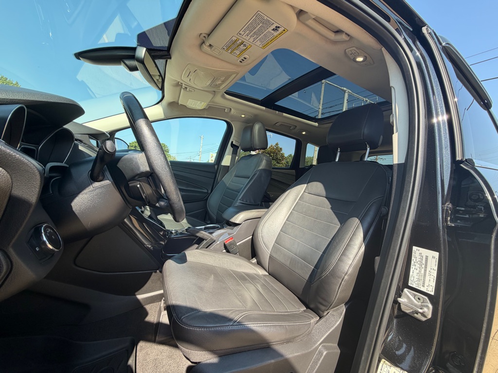 Photo 17 of this FORD ESCAPE