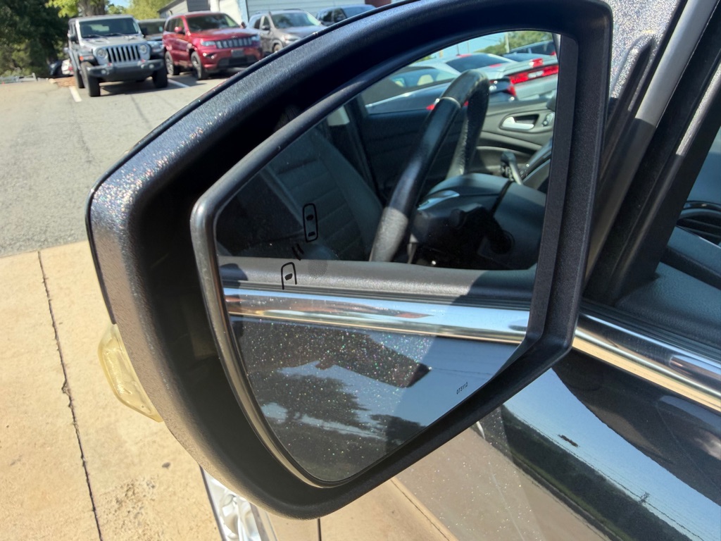 Photo 13 of this FORD ESCAPE