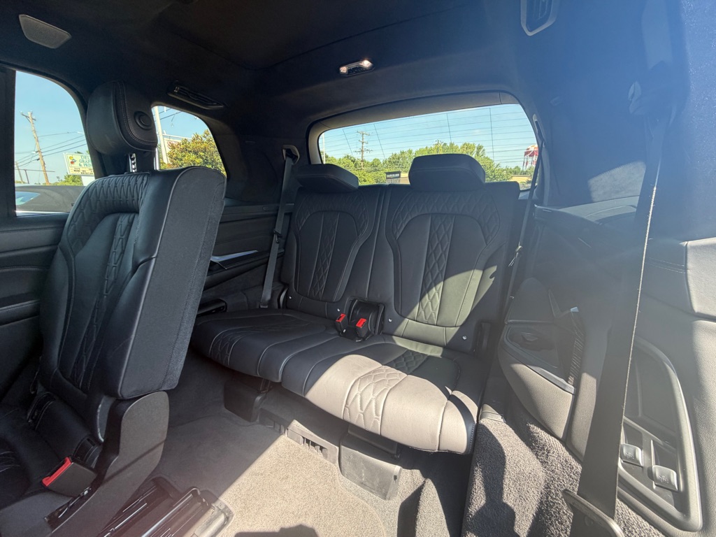 Photo 15 of this BMW X7