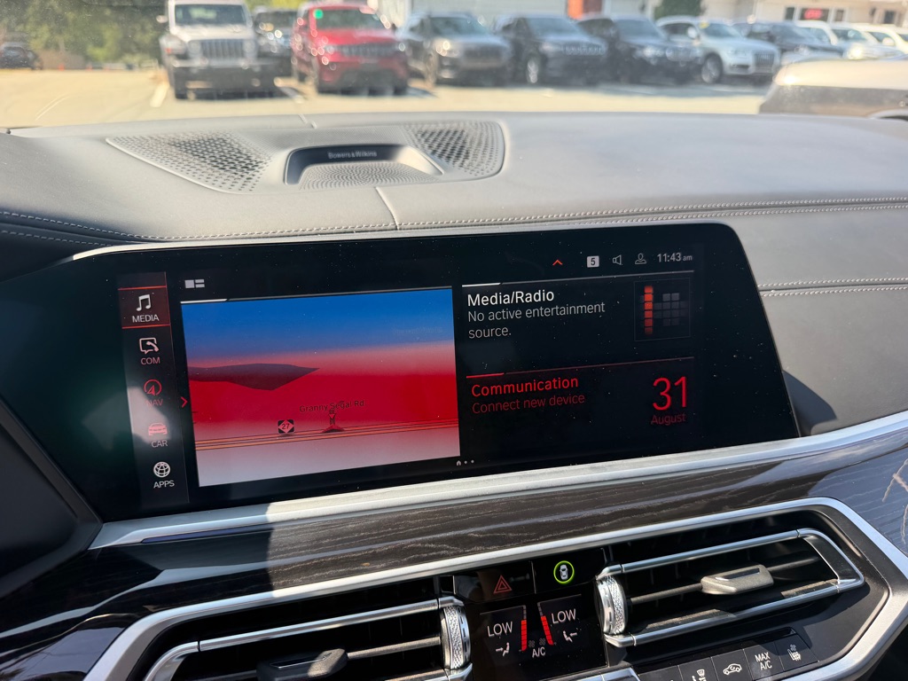 Photo 35 of this BMW X7