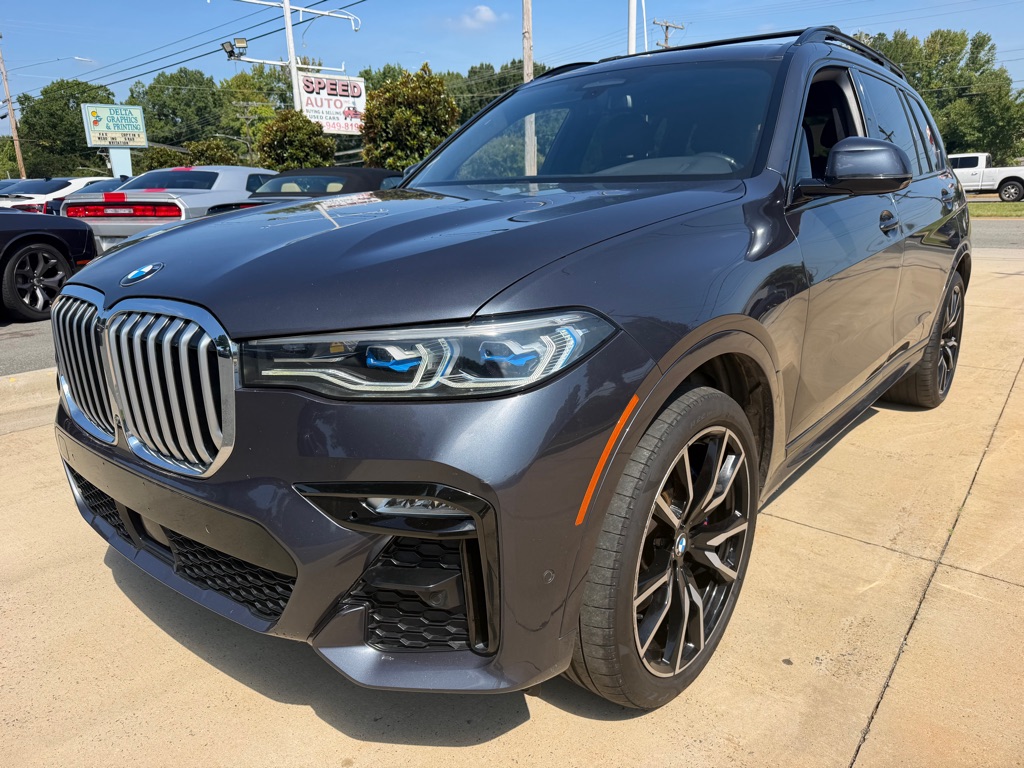 Photo 3 of this BMW X7