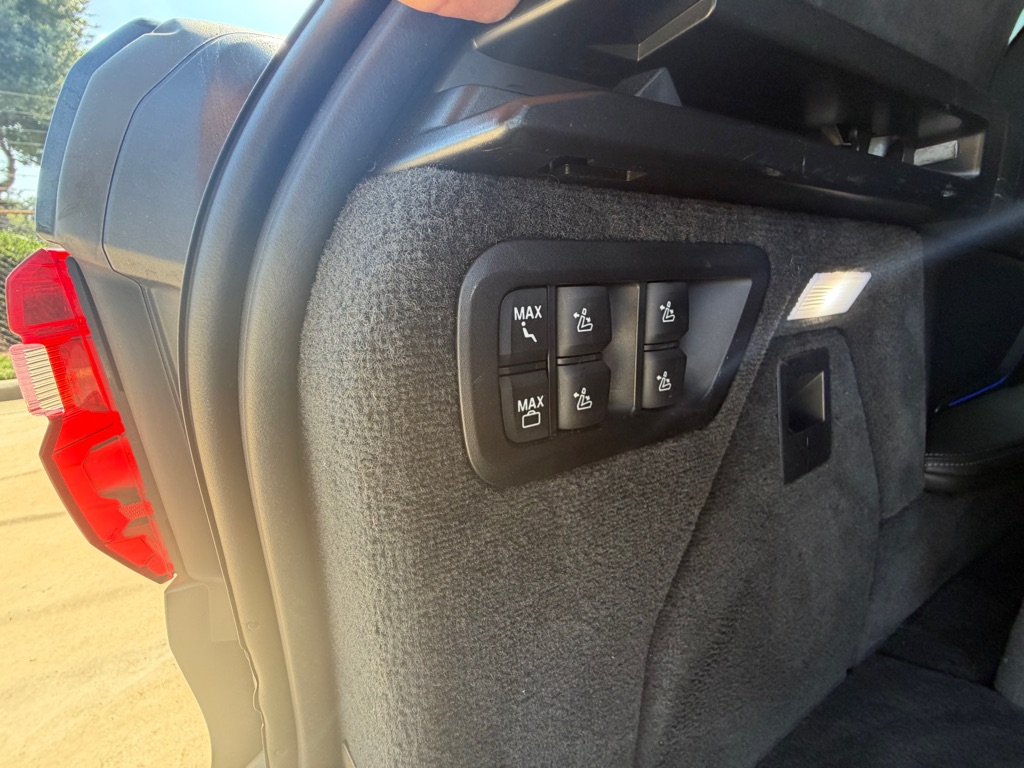 Photo 11 of this BMW X7