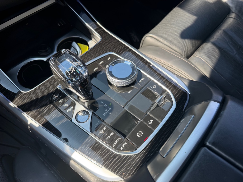 Photo 37 of this BMW X7