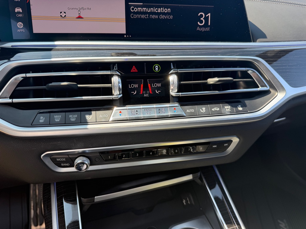 Photo 36 of this BMW X7