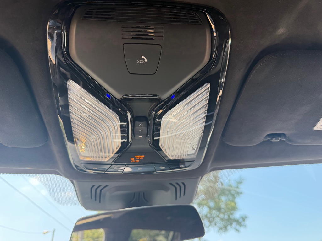 Photo 38 of this BMW X7