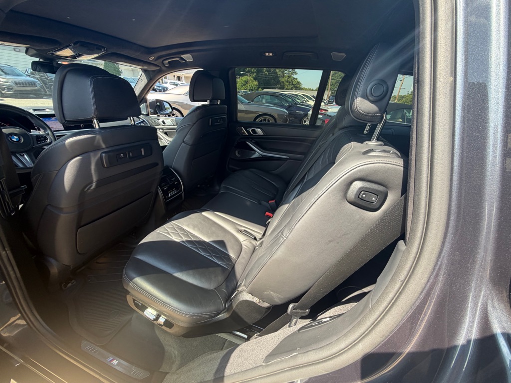 Photo 12 of this BMW X7