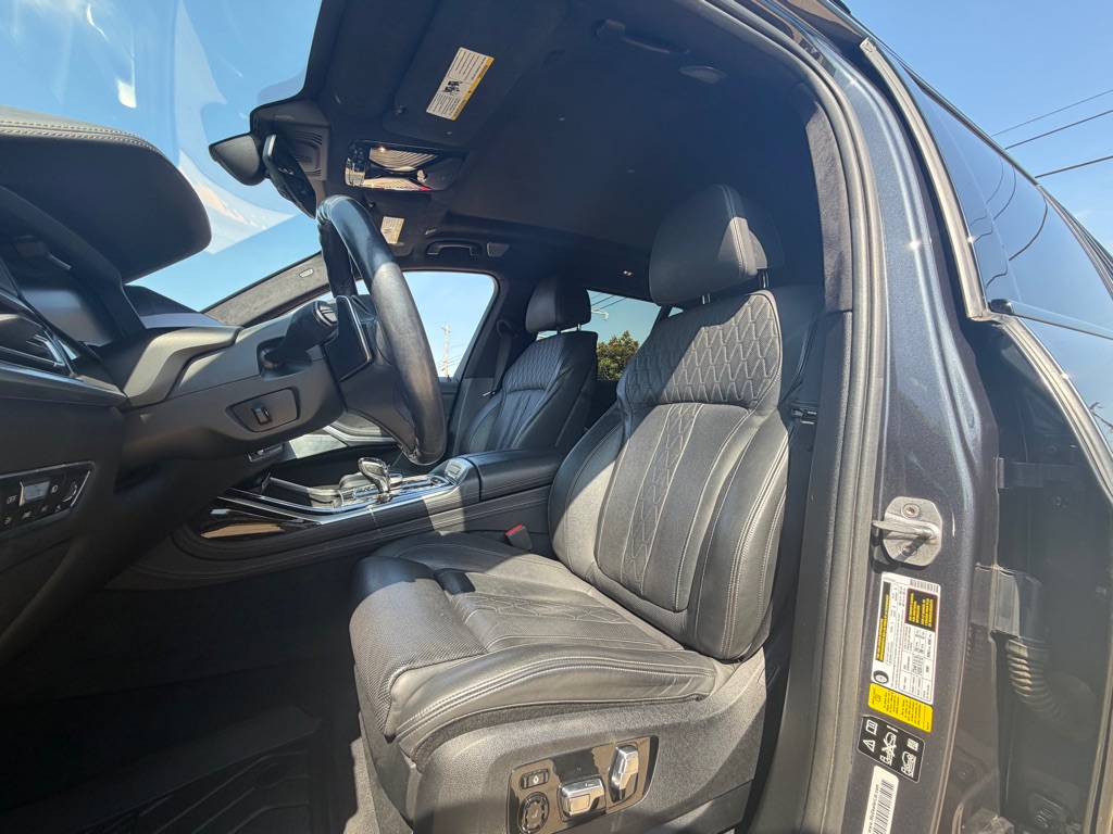 Photo 23 of this BMW X7