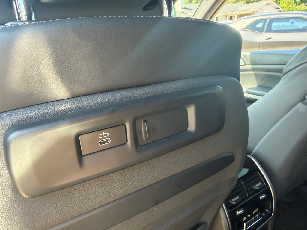 Photo 18 of this BMW X7