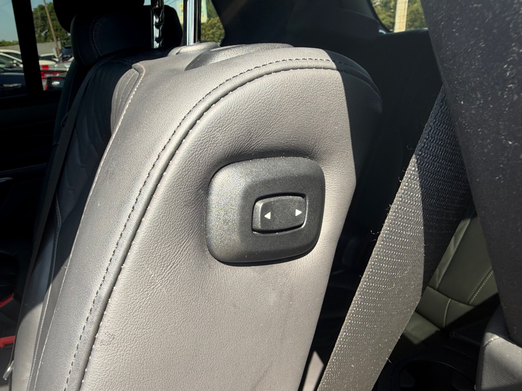 Photo 14 of this BMW X7
