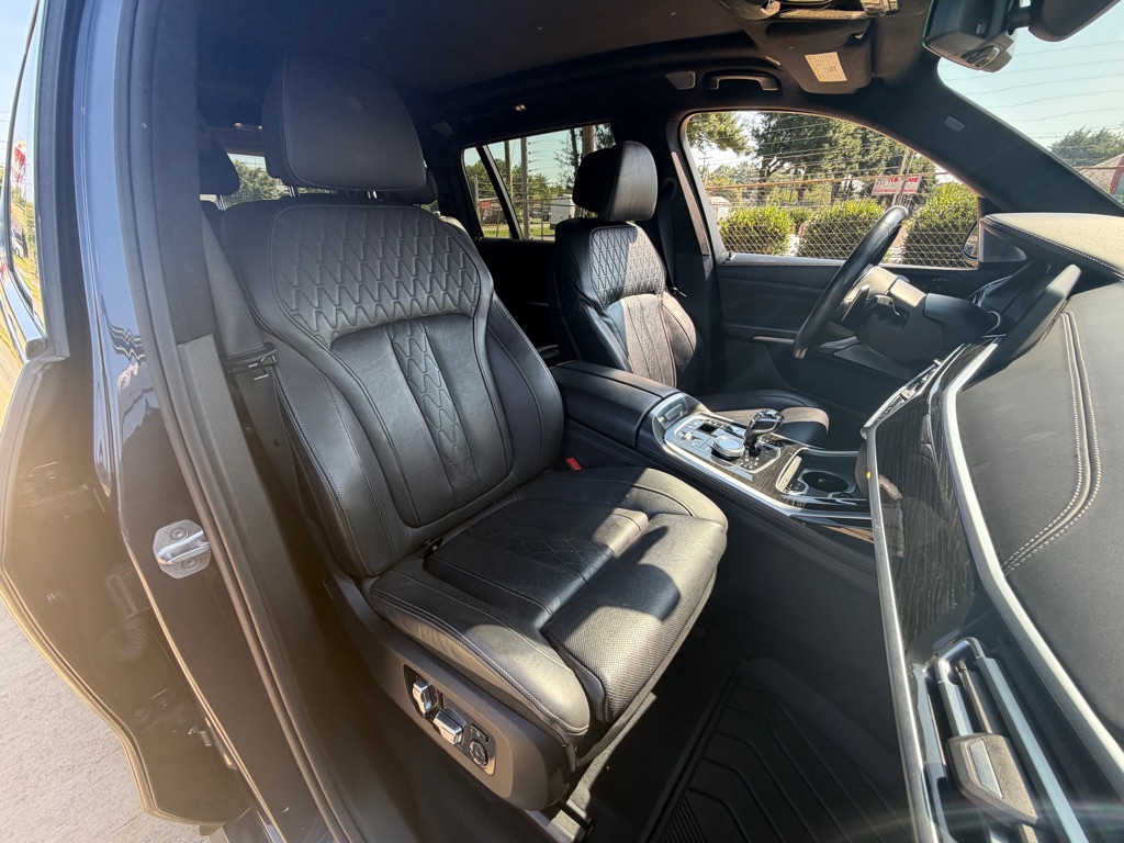 Photo 27 of this BMW X7