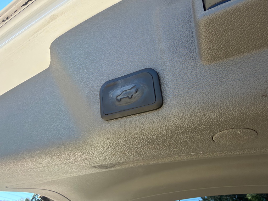 Photo 10 of this GMC ACADIA LIMITED