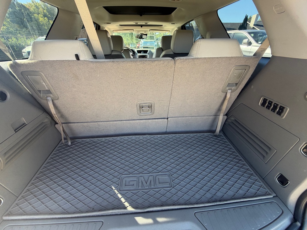Photo 8 of this GMC ACADIA LIMITED