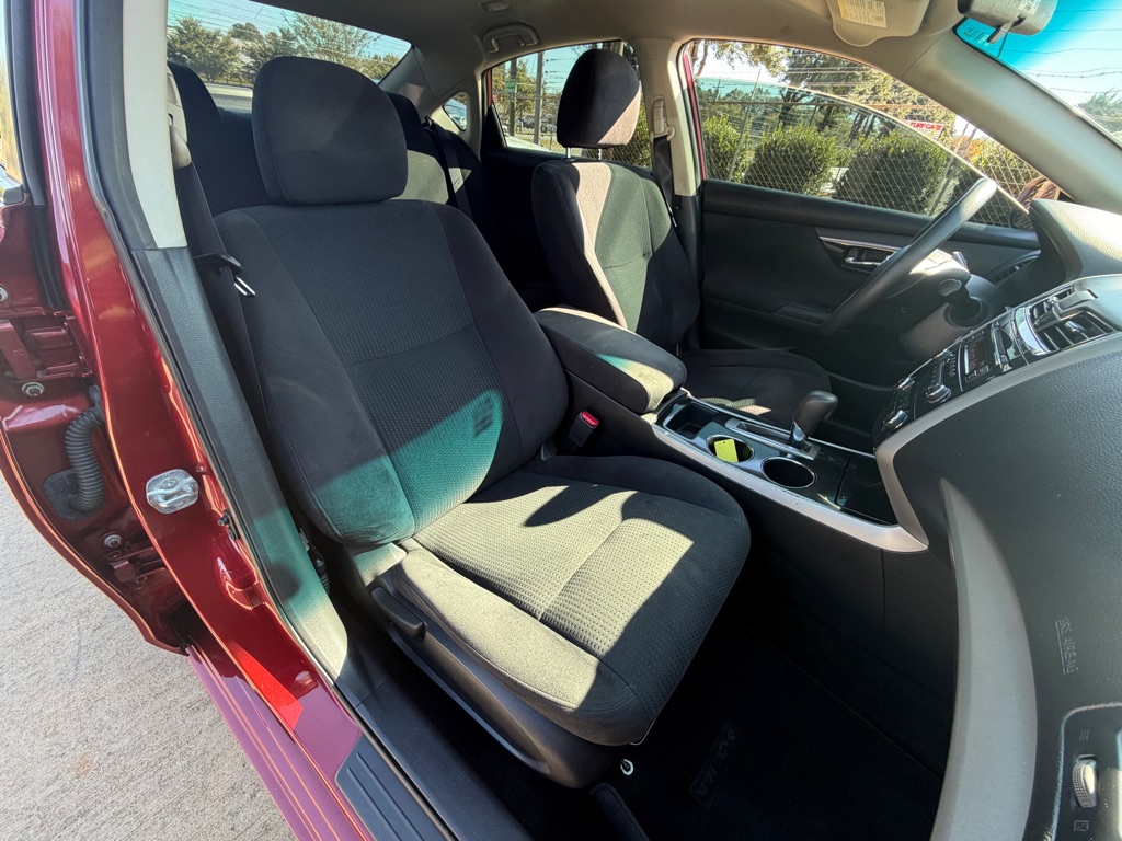 Photo 19 of this NISSAN ALTIMA