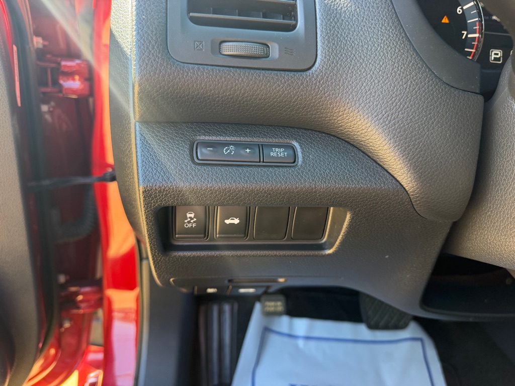 Photo 14 of this NISSAN ALTIMA