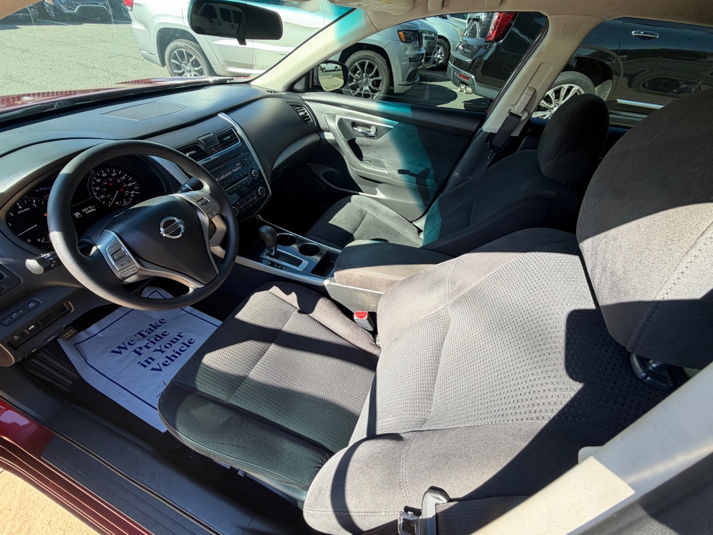 Photo 10 of this NISSAN ALTIMA