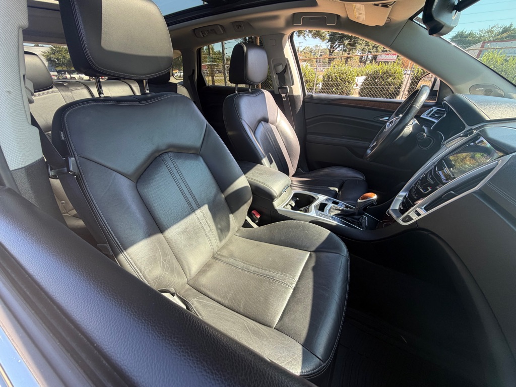 Photo 21 of this CADILLAC SRX