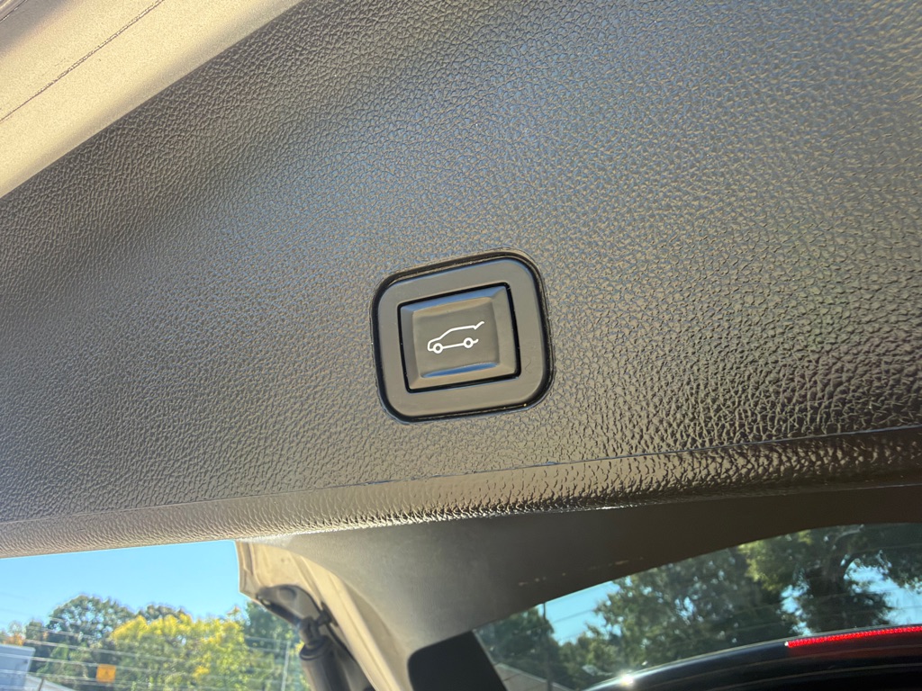 Photo 9 of this CADILLAC SRX