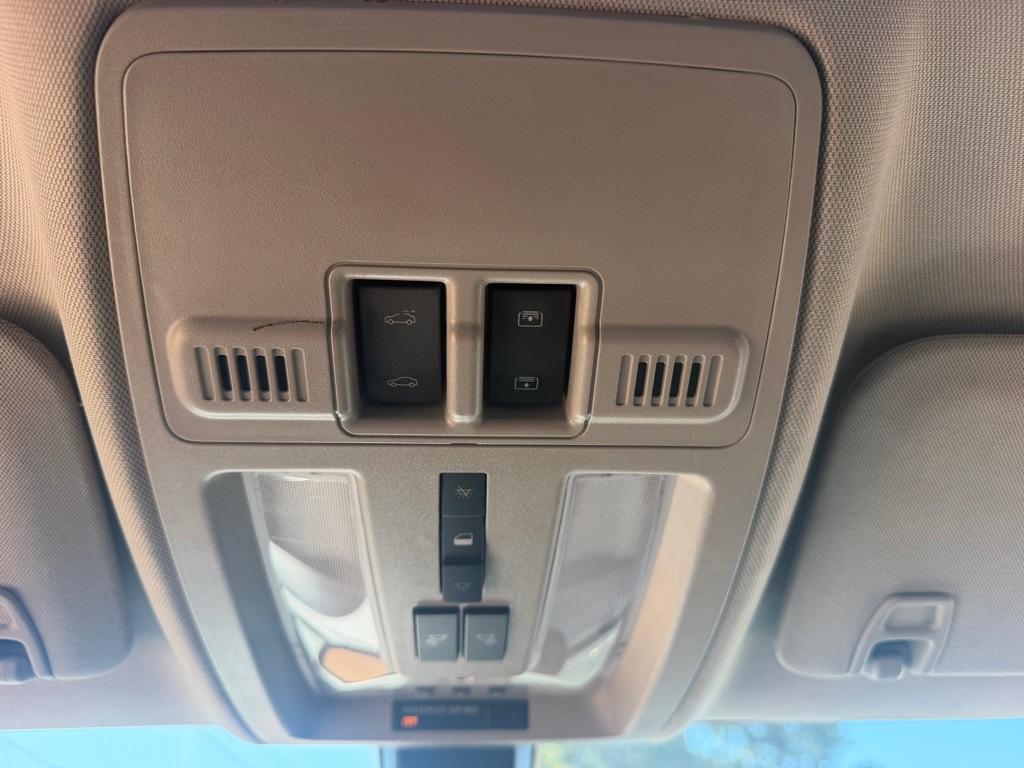 Photo 18 of this CADILLAC SRX