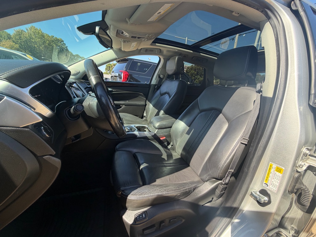 Photo 13 of this CADILLAC SRX