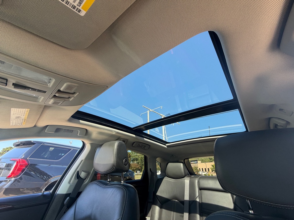 Photo 19 of this CADILLAC SRX