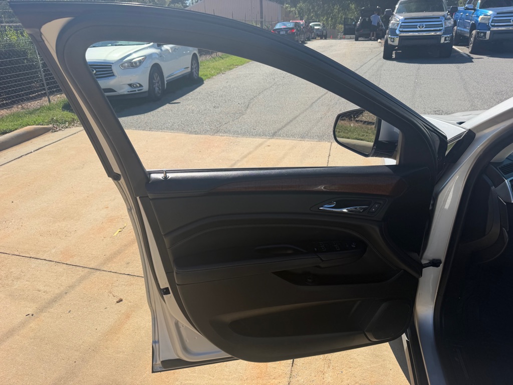 Photo 12 of this CADILLAC SRX