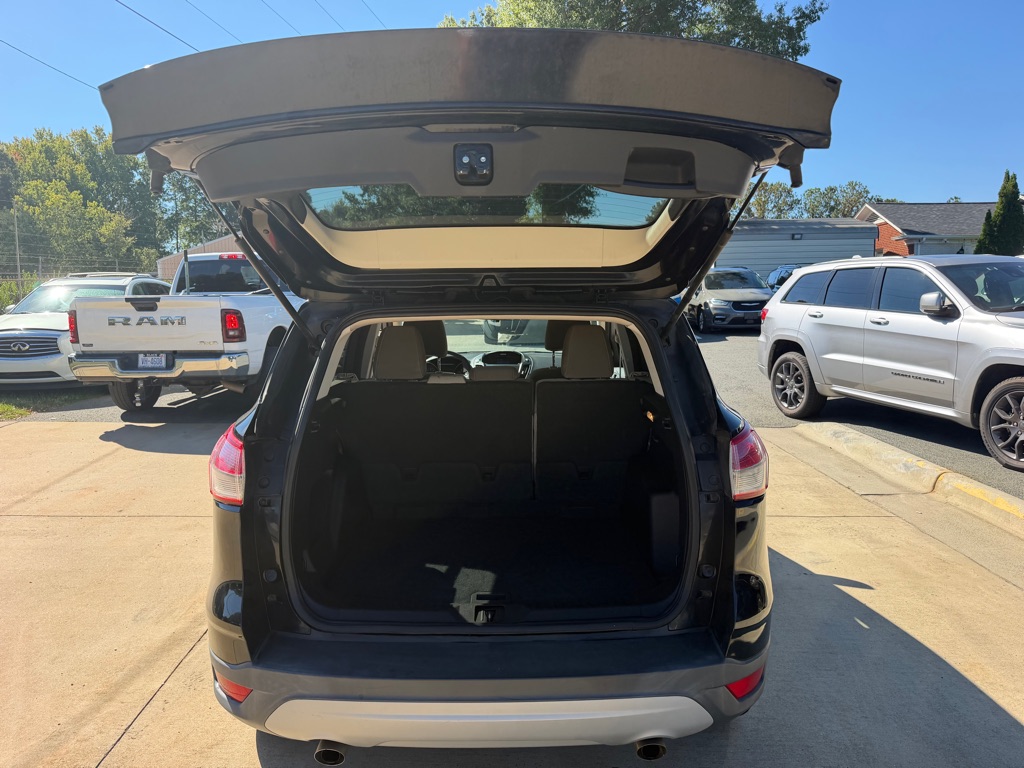 Photo 8 of this FORD ESCAPE