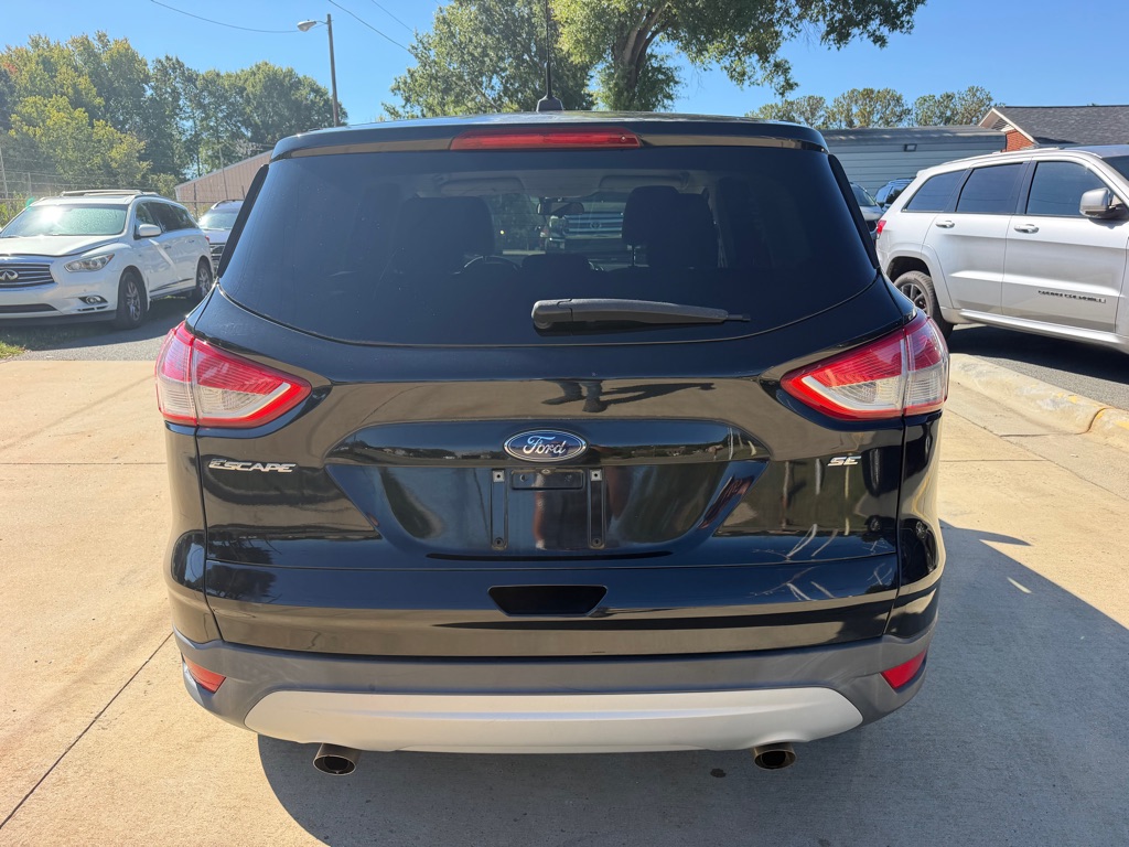 Photo 6 of this FORD ESCAPE