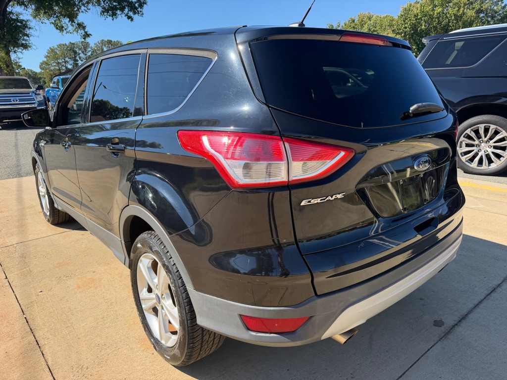 Photo 4 of this FORD ESCAPE