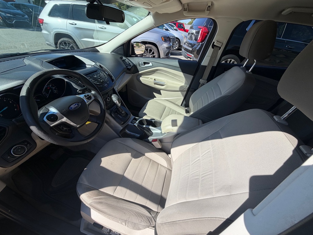 Photo 11 of this FORD ESCAPE