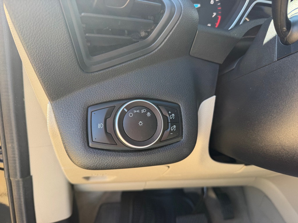 Photo 12 of this FORD ESCAPE