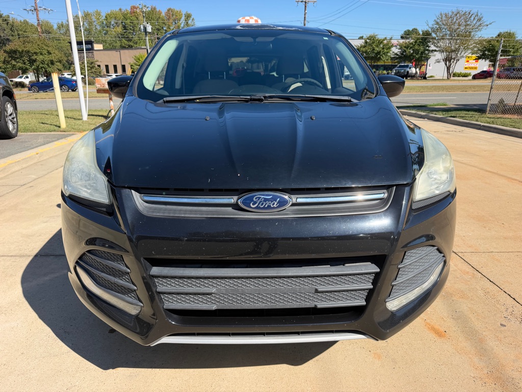 Photo 2 of this FORD ESCAPE