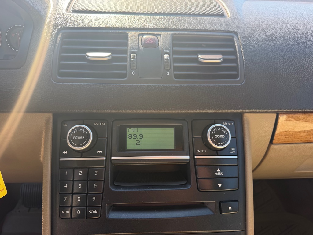 Photo 16 of this VOLVO XC90