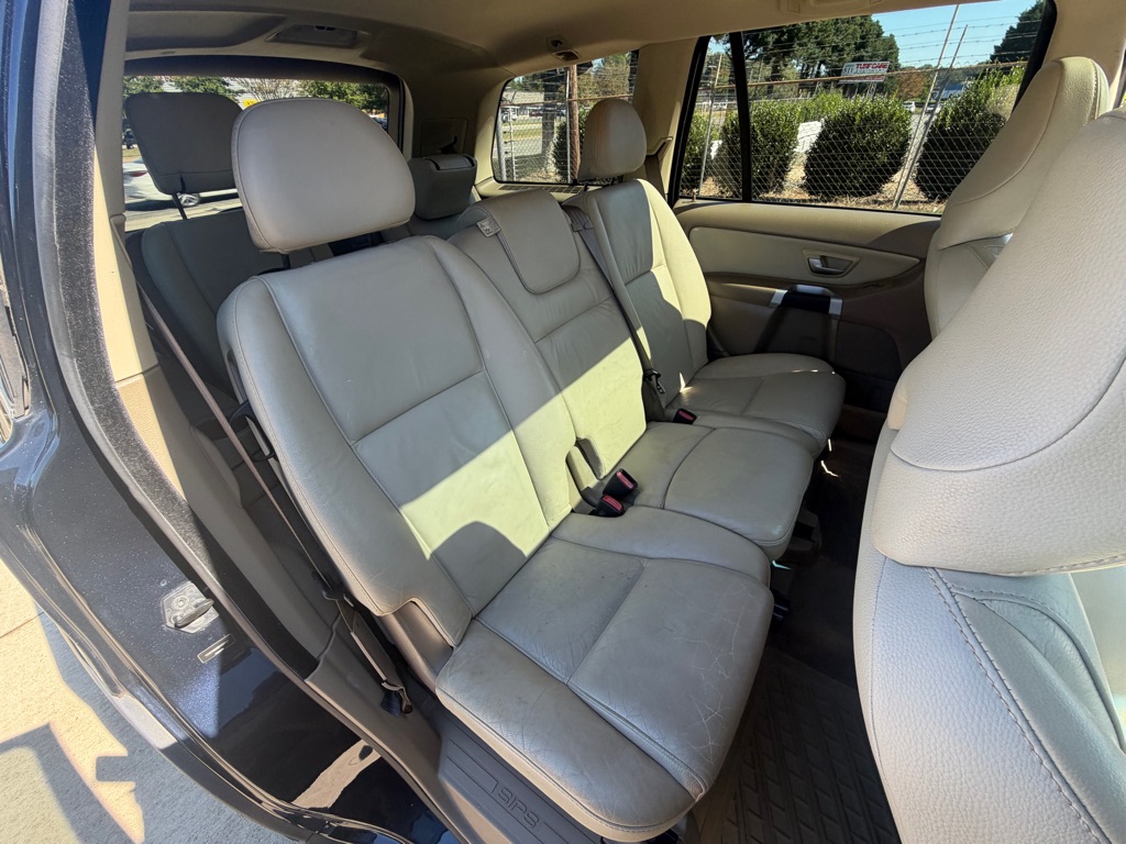 Photo 22 of this VOLVO XC90