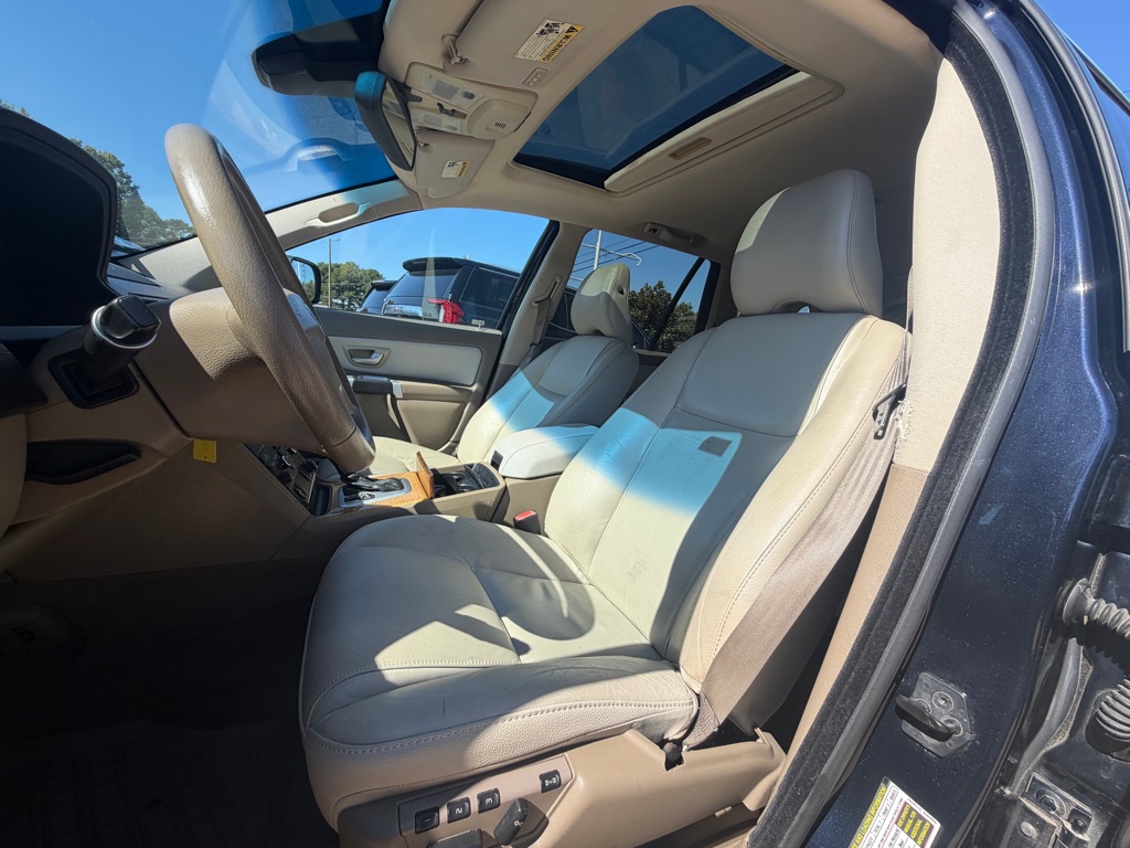 Photo 12 of this VOLVO XC90