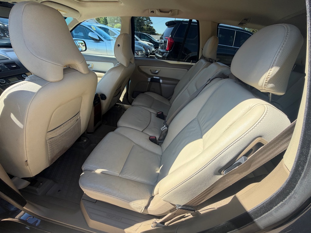 Photo 10 of this VOLVO XC90